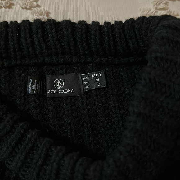 Ladies sweater like new - Picture 3 of 3